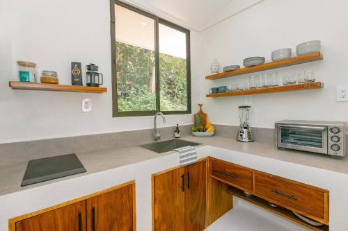 Family Jungle Stay, Minutes to Playa Conchal in Playa Conchal
