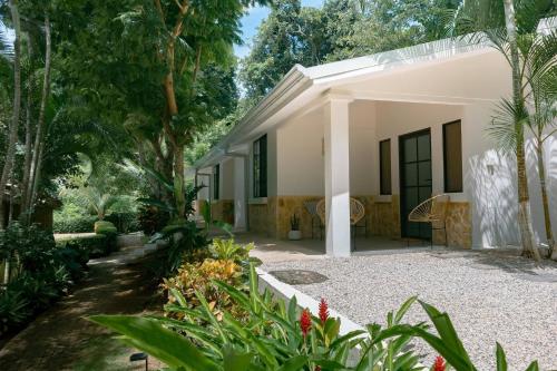 Family Jungle Stay, Minutes to Playa Conchal in Playa Conchal