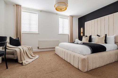 Luxury Stay with Cinema Room, Free Parking, Close to Co-op Live, Etihad Stadium & Manchester City Ce in 威爾尼斯