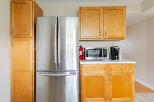 Pristine Walkable Downtown 2BR Apartment in Torrington