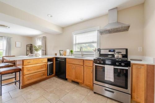 Pristine Walkable Downtown 2BR Apartment in Torrington