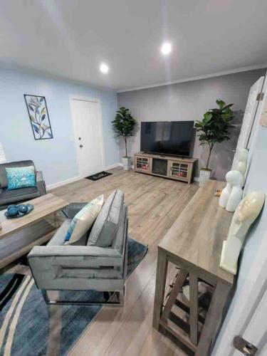 Wave of relaxation- pet-friendly villa with parking & court in 힐튼 헤드 아이랜드 (SC)