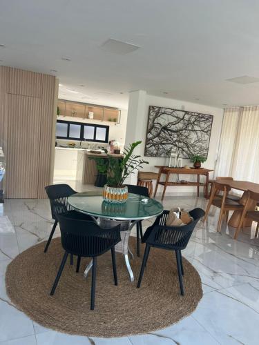 Casa no cond Acapulco com piscina ate 14 pessoas in Jardim Acapulco