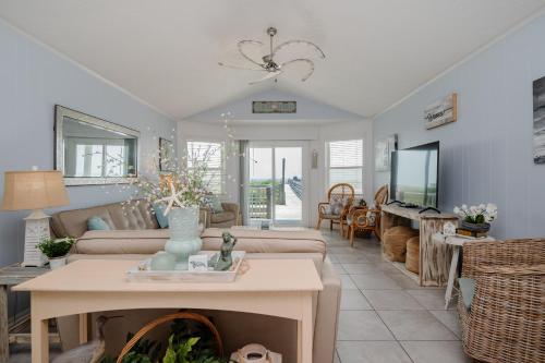 Caswell Cabana by Oak Island Accommodations in Caswell Beach (NC)