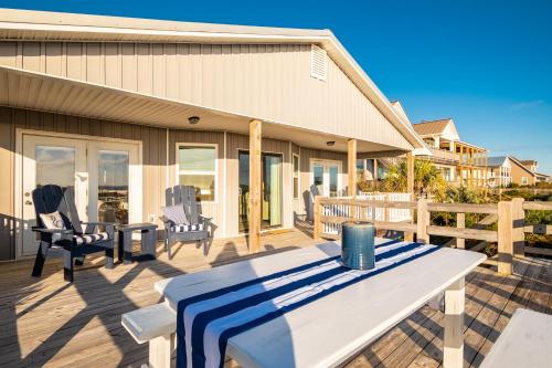 Caswell Cabana by Oak Island Accommodations in Caswell Beach (NC)