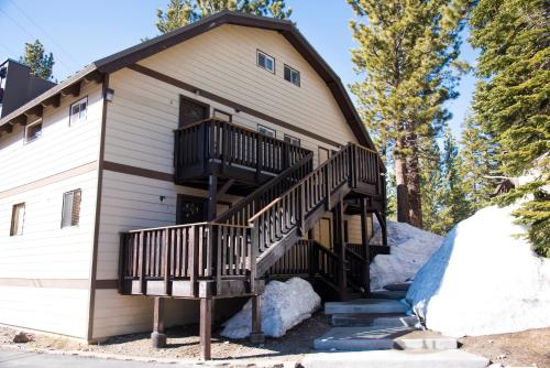 Vista exterior, Austria Hof Lodge in Lagos Mammoth (CA)