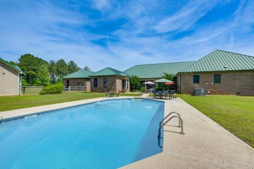 Spacious Elko Home - 6 Mi to Georgia Fairgrounds! – khách sạn tại Warner Robins