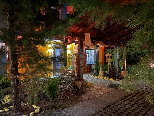 Hotel Honey Bee in Itiquis
