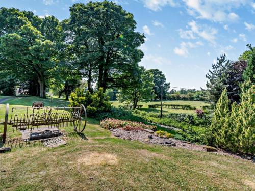 Iekārtas, 3 Bed in Pickering oc-92356 in Kroptona