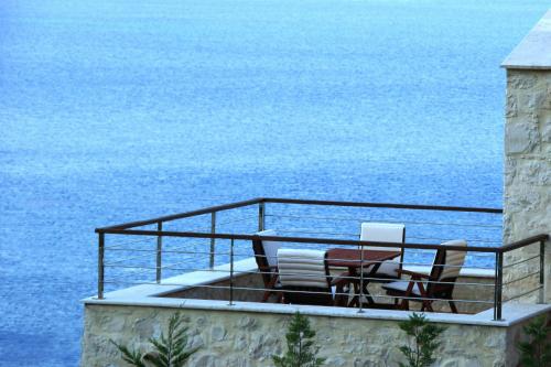 Exensian Villas & Suites - image 13
