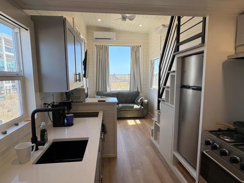 Oceanfront Tiny Retreat in Holden Beach (NC)