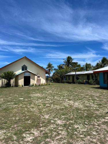 Phantom rock view homestay in Wayasewa Island
