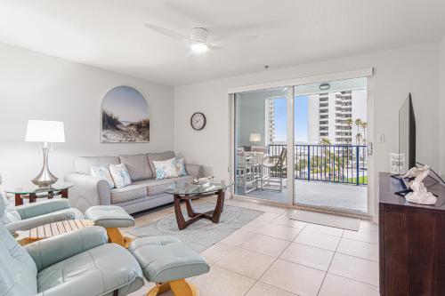 2-2 Oceanview Oceanwalk Condo! 13-506 in New Smyrna Beach, USA