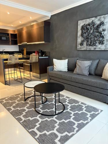 France Golf Apart - Flat Deluxe con estacionamiento privado, pileta y gimnasio