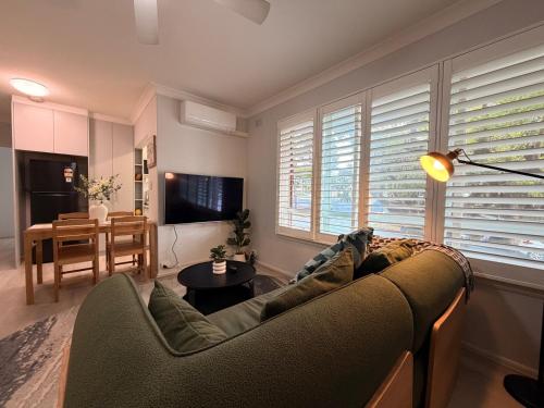 KozyGuru | Mosman | Serene Boutique Apt Retreat - image 13