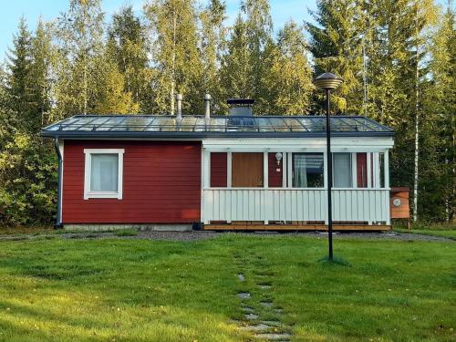 Teeri Birkhuhn-crater lake villa – khách sạn tại Varpaisjärvi