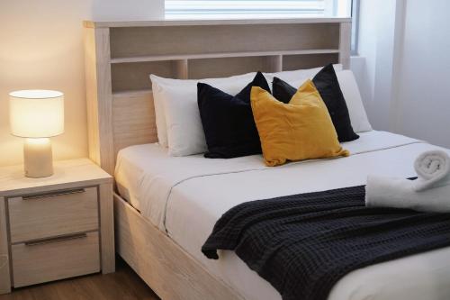 Urban Comfort Modern 2BR Apt near Burwood Station - image 7