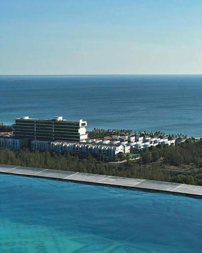 Swimming pool, Apec Mandala Whydham Hotel & Spa Tuy Hoa - Phu Yen -Dak Lak New in Tuy Hòa (Phú Yên)