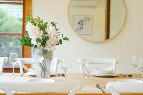 Peaceful Riverview Retreat Near Chatswood & City - image 5
