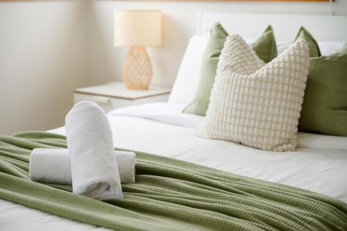 Peaceful Riverview Retreat Near Chatswood & City - image 14