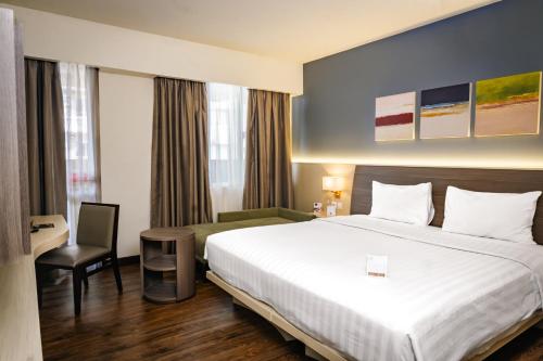 room detail thumbnail 1