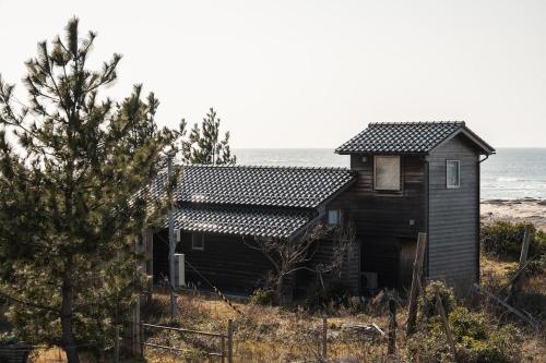 Captain's House, explore the crustal movement every thousand years