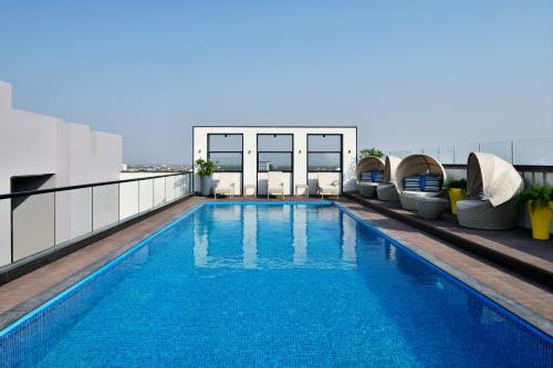 สระว่ายน้ำ, โนโวเทล โชธปุระ ไอทีไอ เซอร์เคิล (Novotel Jodhpur ITI Circle) in โชติปุระ