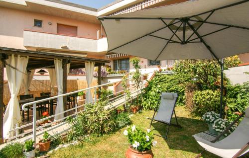 2 Bedroom Gorgeous Apartment In Marina Di Massa