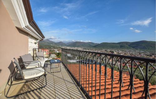 Зовнішній вигляд готелю, 3 Bedroom Amazing Apartment In Avella in Авелла