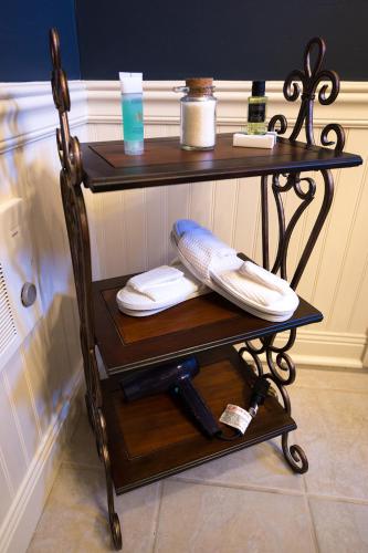 The Wallingford Victorian Inn - image 14