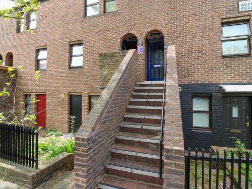22A Warrender Road - image 14