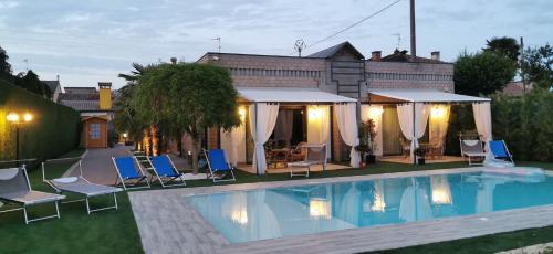 Manor Villa Among Veneto's Orchards gîte à louer Trecenta