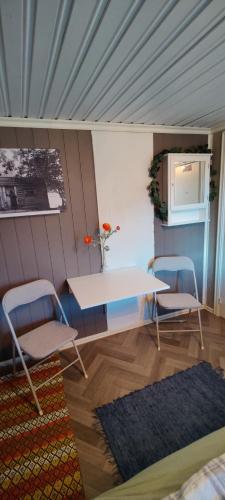Øya husrom nær E6,dobbeltrom, gratis parkering, Sarpsborg