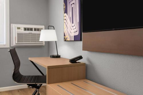 Super 8 by Wyndham Mankato - image 35