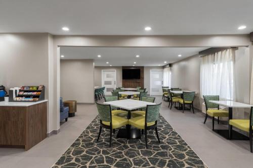 La Quinta by Wyndham Jackson - image 16