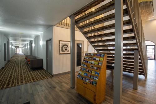 Quality Inn & Suites - image 32