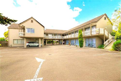 Accolade Lodge Motel - image 5