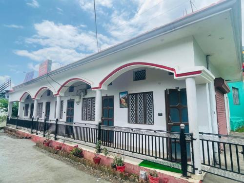 Sarthak Homestay - Bhinlgana Range