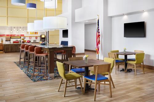 Hampton Inn & Suites Syracuse North Airport Area in North Syracuse, USA
