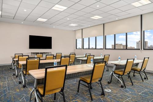 Hampton Inn Chicago North-Loyola Station Il - image 21