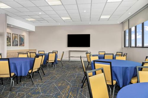 Hampton Inn Chicago North-Loyola Station Il - image 39