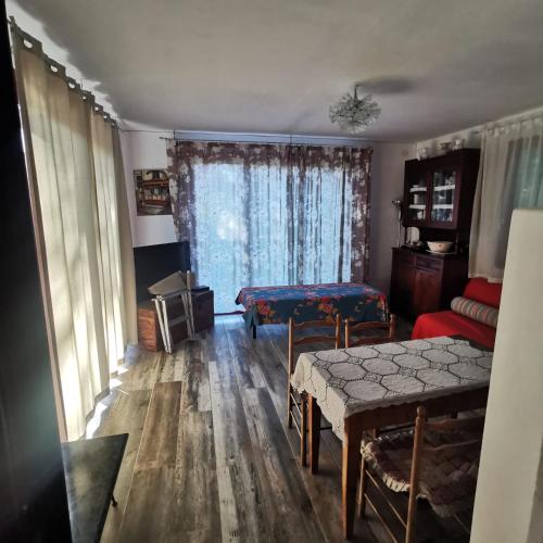 Casa Nel Verde Vista Mare in Кверчіанела