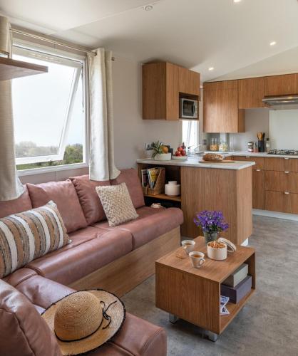 2 bedrooms, 4 beds