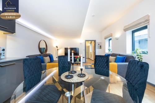 Luxury 2BR 2Bath Flat Walk to Tube West Ken - image 11