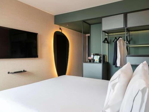 Expo Hotel Valencia - image 25
