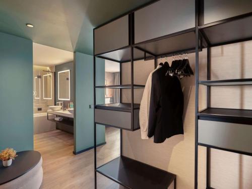 Expo Hotel Valencia - image 36