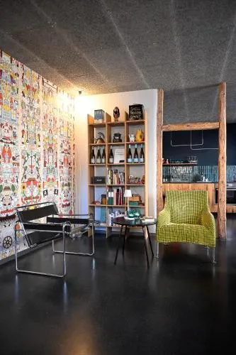 MOMAI 1891 Design-Ferienwohnung in ehemaligen Winzeranwesen in Maikammer, Deutschland