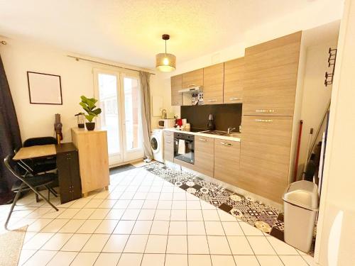 Studio serein, RER 5mn,Paris en 15mn,commerces 3mn in Nogent-sur-Marne