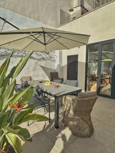 Stadthaus mit Garten und Dachterrasse in Pollenca