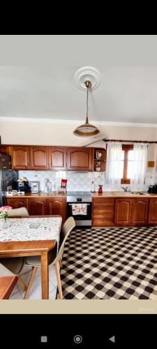 Konyha, Christina's house in Kipseli